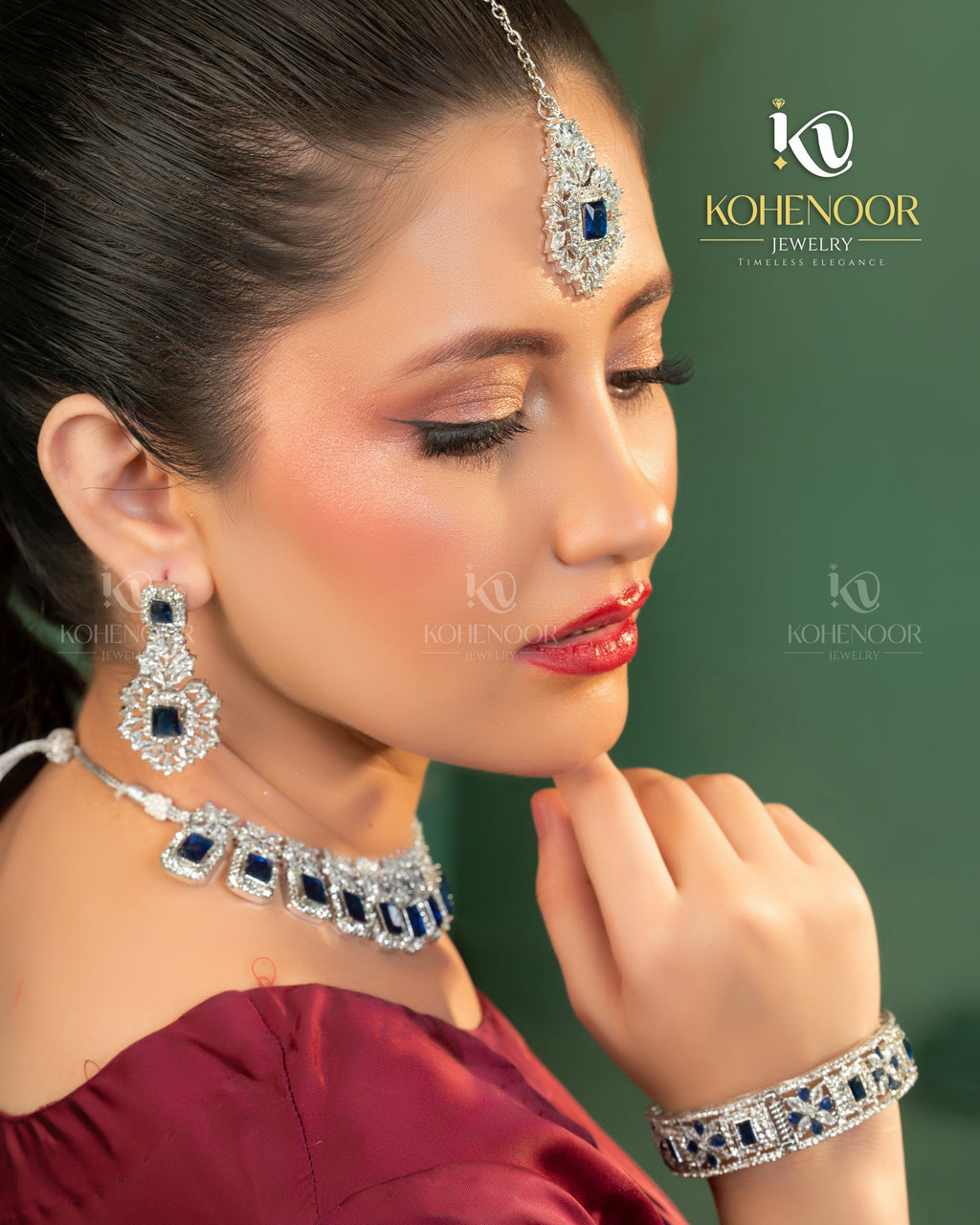 Stone Zircon ad set with bangles openable