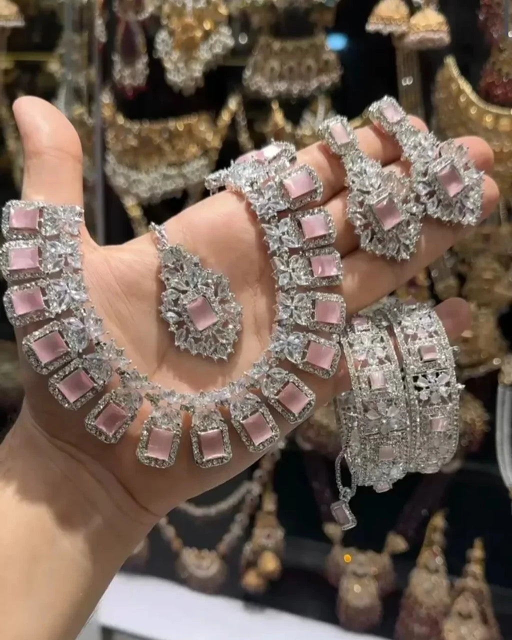 Stone Zircon ad set with bangles openable